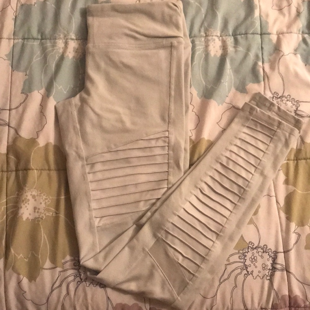 ALO Motto Leggings (NOT High Waist)